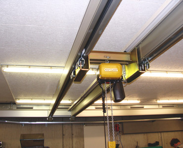 mechanische Werkstatt: gedrängte Bauart für maximale Hakenhöhe