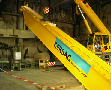 Brücke durch die 9 x 4 m Bodenöffnung