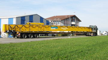 Spektakulärer Transport Kranbrücken
