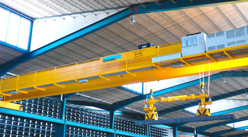 Innovative Brückenkrane für Stahl­handels­unternehmen